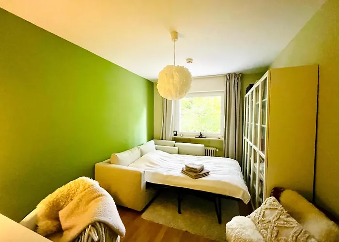 Séjour chez l'habitant Ruhiges Messezimmer Im Diplomatenviertel Mit Gruenblick Niederdorla