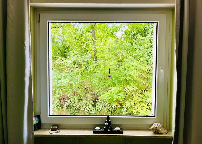 Ruhiges Messezimmer Im Diplomatenviertel Mit Gruenblick * Niederdorla