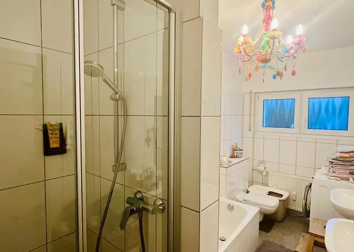 Séjour chez l'habitant Ruhiges Messezimmer Im Diplomatenviertel Mit Gruenblick