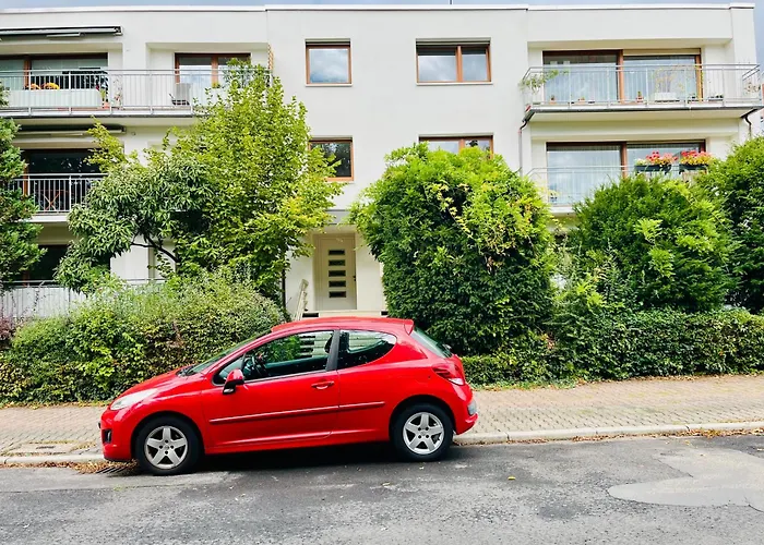 Séjour chez l'habitant Ruhiges Messezimmer Im Diplomatenviertel Mit Gruenblick